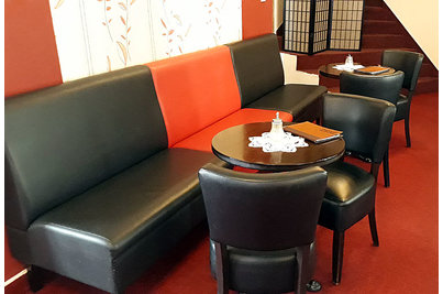 Kavárna U Bašatů - kavárna U Bašatů s lavicemi DIVAN a židlemi Floriane
