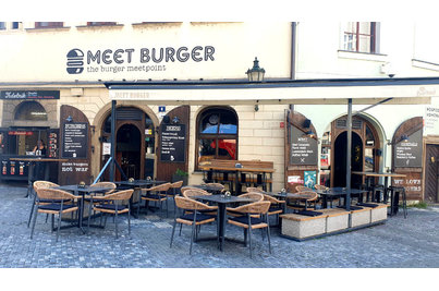 Restaurace Meet Burger Praha 1 - židle Jonah a stoly StableTable